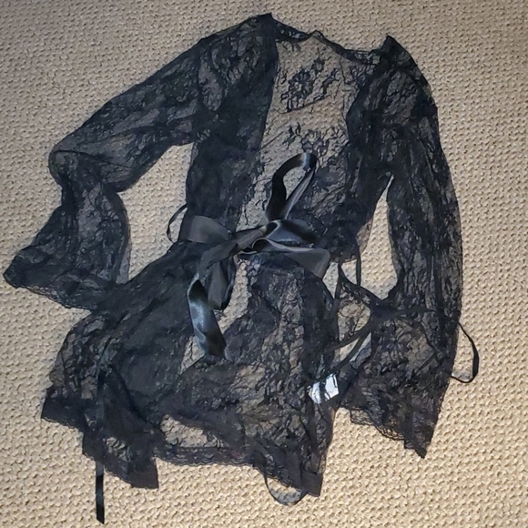 🔥Lace robe with matching g string🔥 - Picture 3 of 3